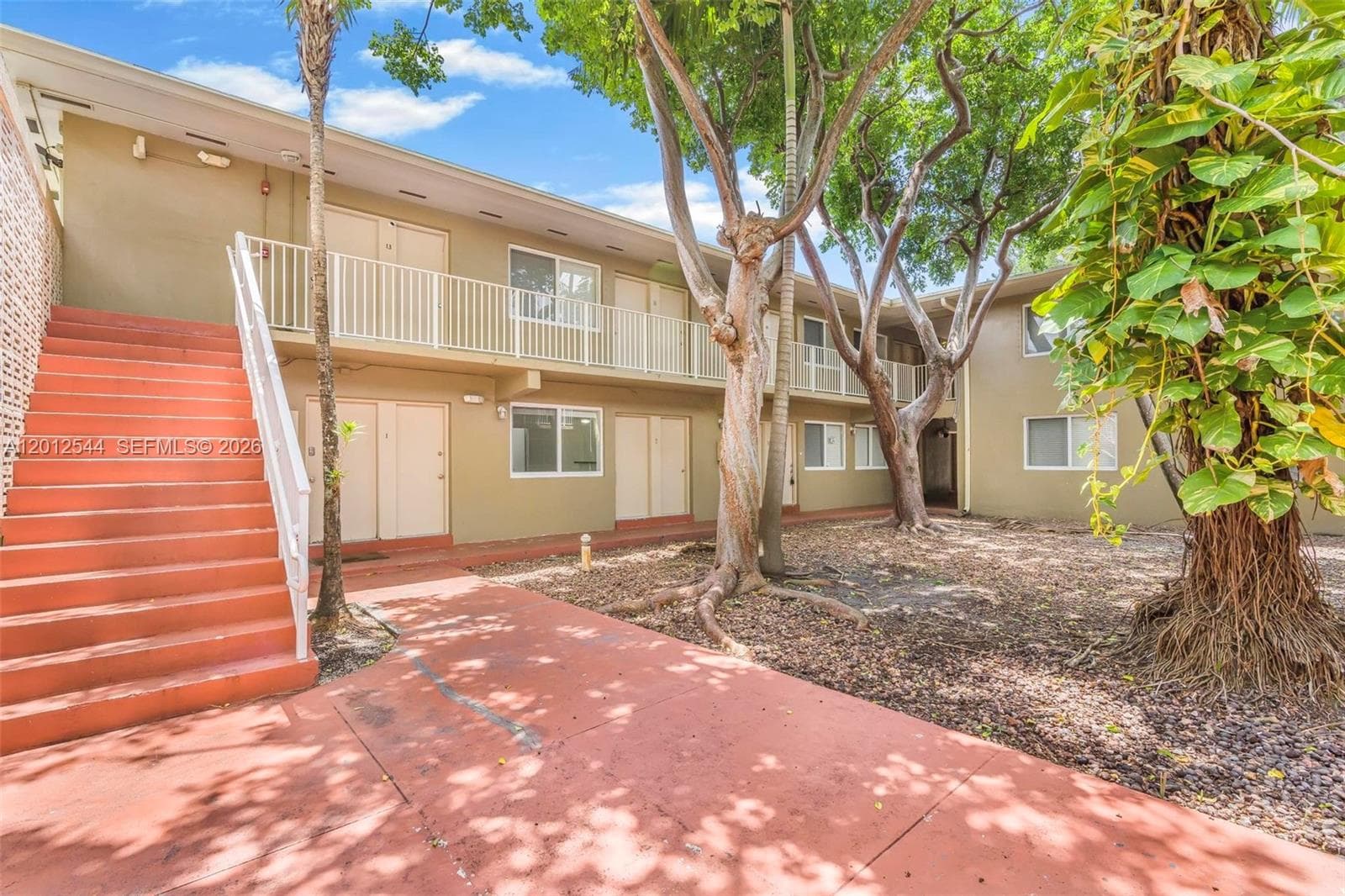 6330 SW 79th St # 2, South Miami FL 33143 — 4