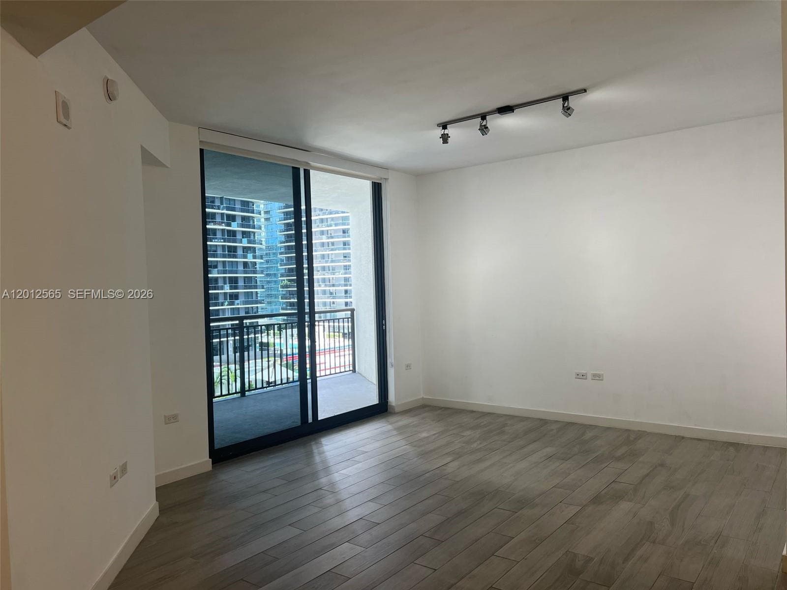 999 SW 1st Ave # 1601, Miami FL 33130 — 2