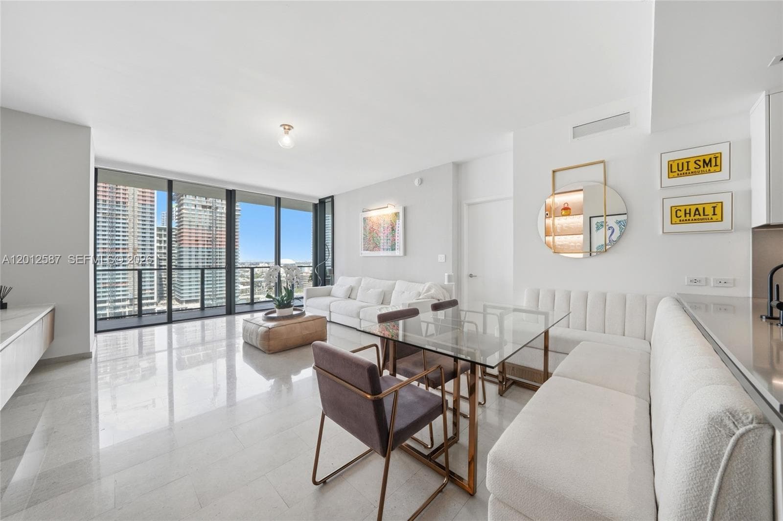 68 SE 6th St # 1904, Miami FL 33131 — 3