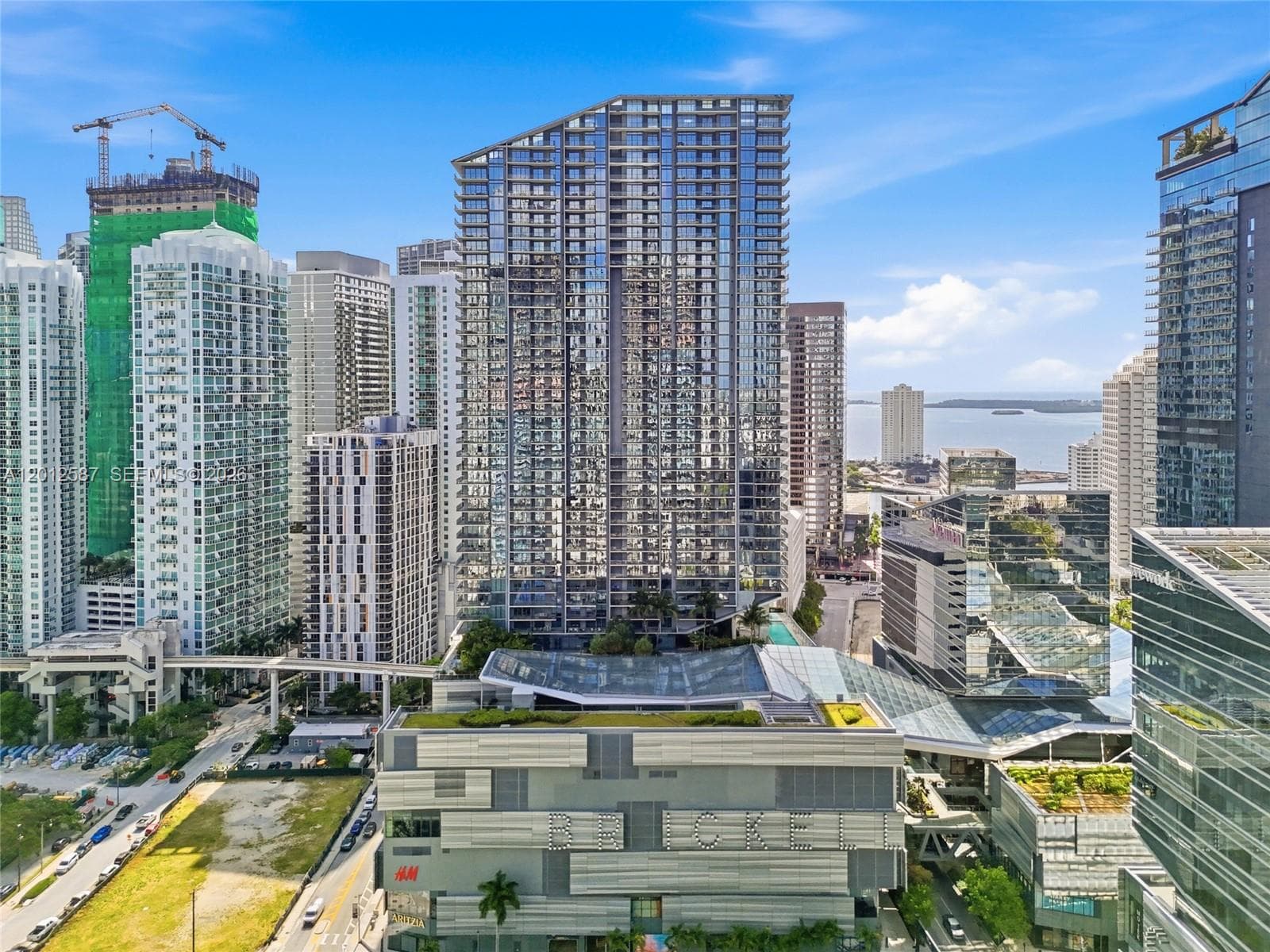 68 SE 6th St # 1904, Miami FL 33131 — 32