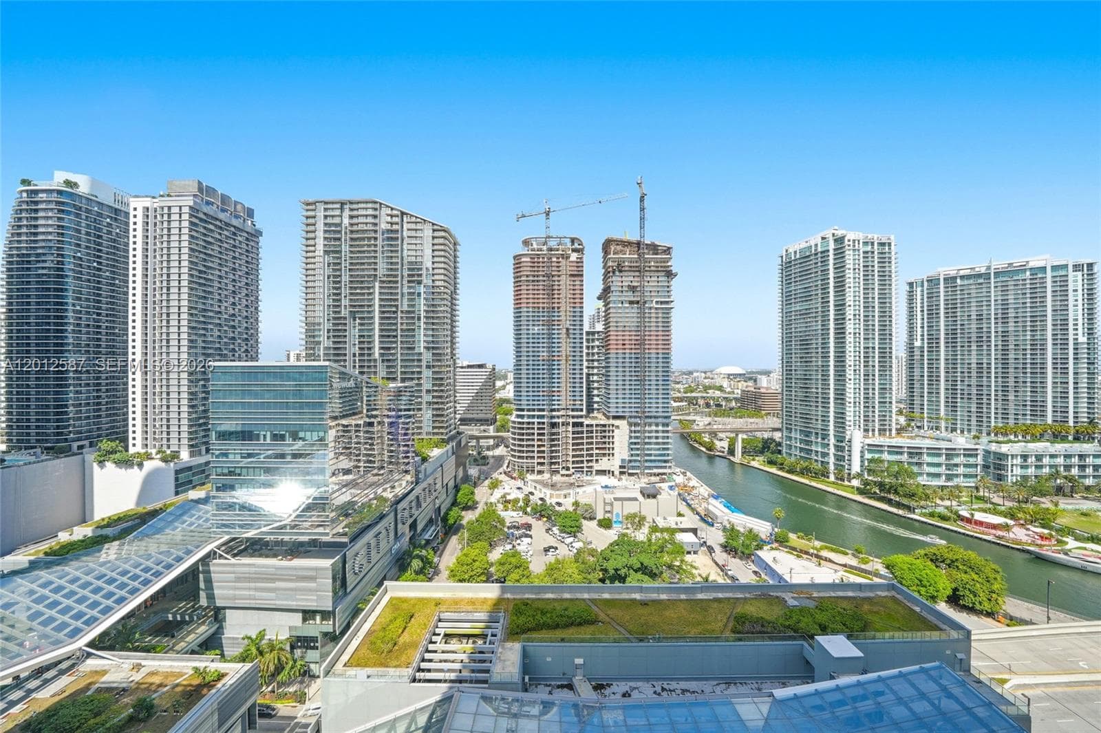 68 SE 6th St # 1904, Miami FL 33131 — 25