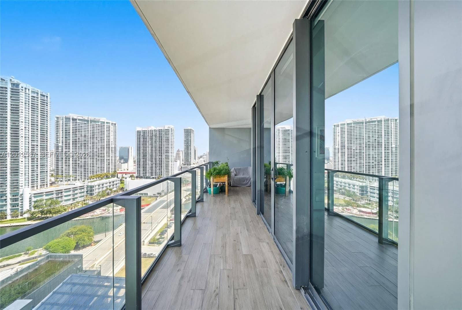 68 SE 6th St # 1904, Miami FL 33131 — 21