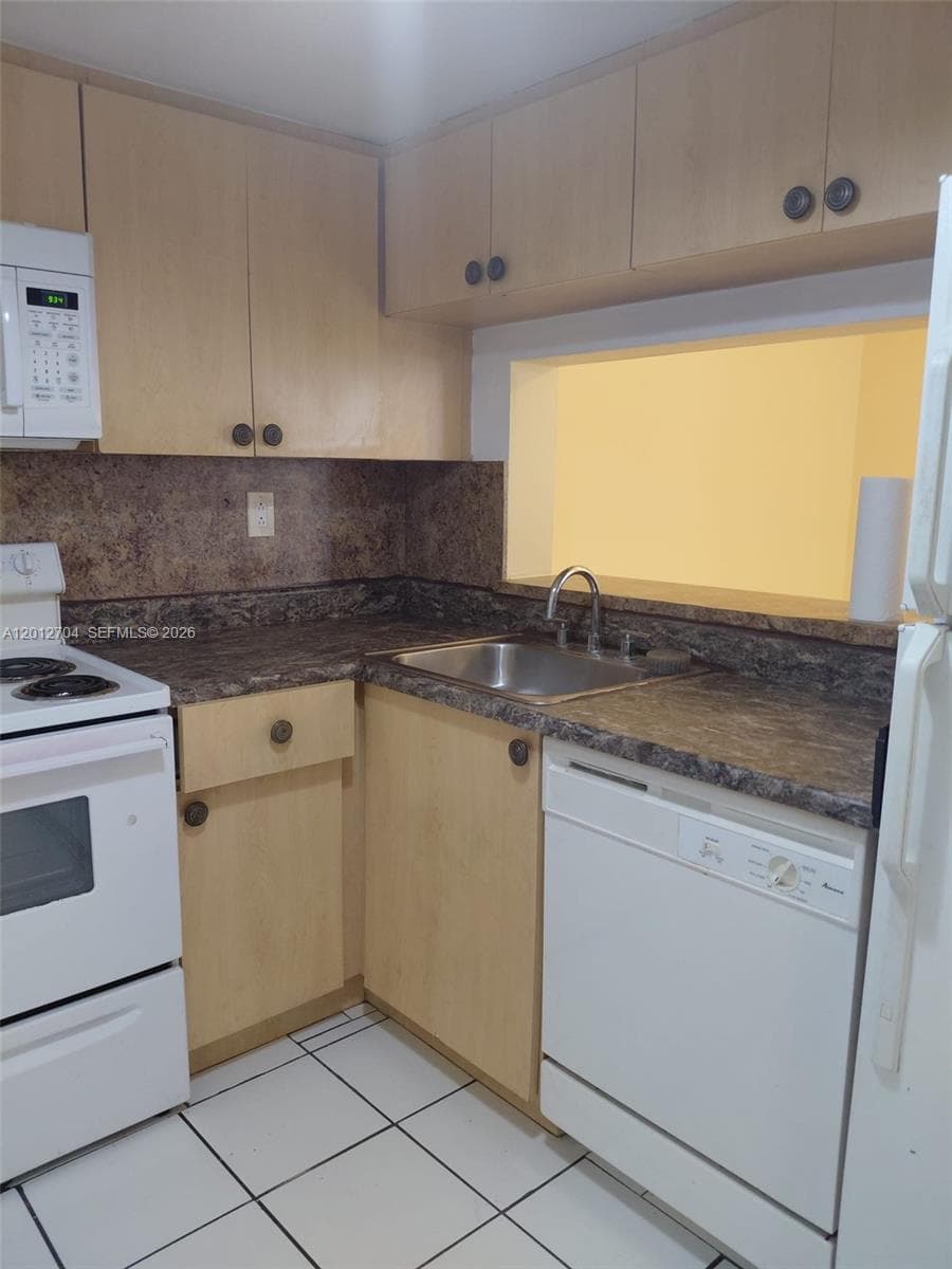 11790 SW 18th St # 3, Miami FL 33175 — 3