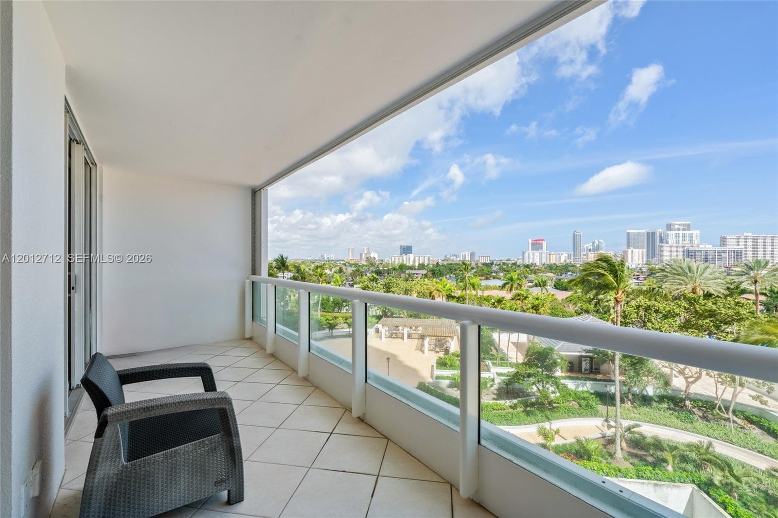 21205 YACHT CLUB DR # 805, Aventura FL 33180 — 22
