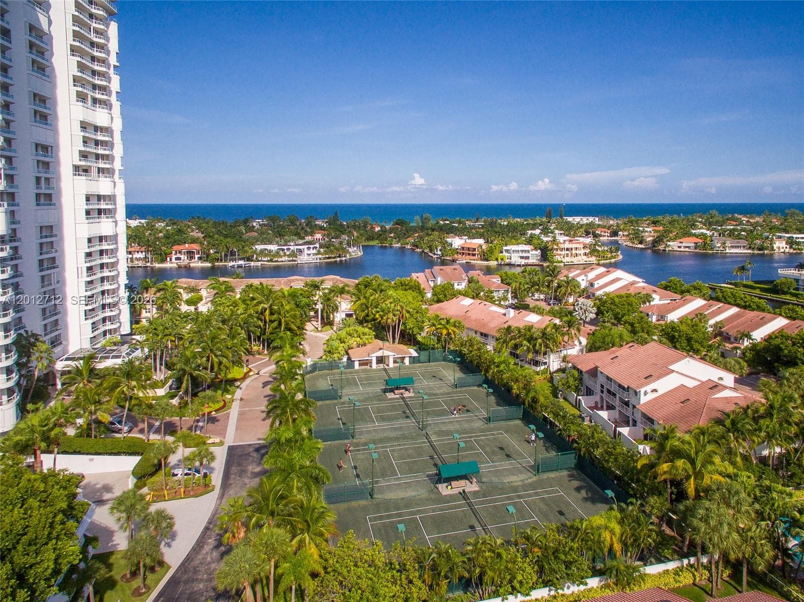 21205 YACHT CLUB DR # 805, Aventura FL 33180 — 33