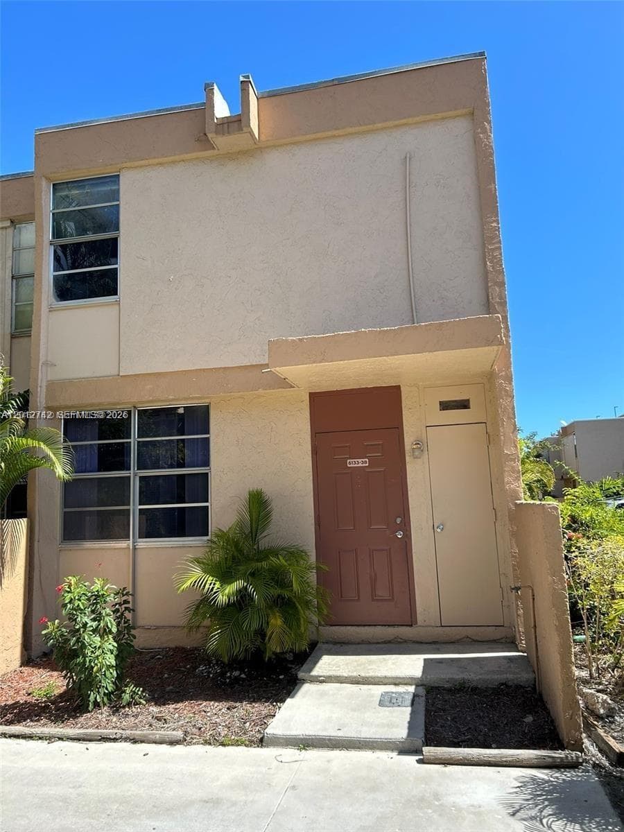 6133 SW 69th St # 38, South Miami FL 33143 — 1