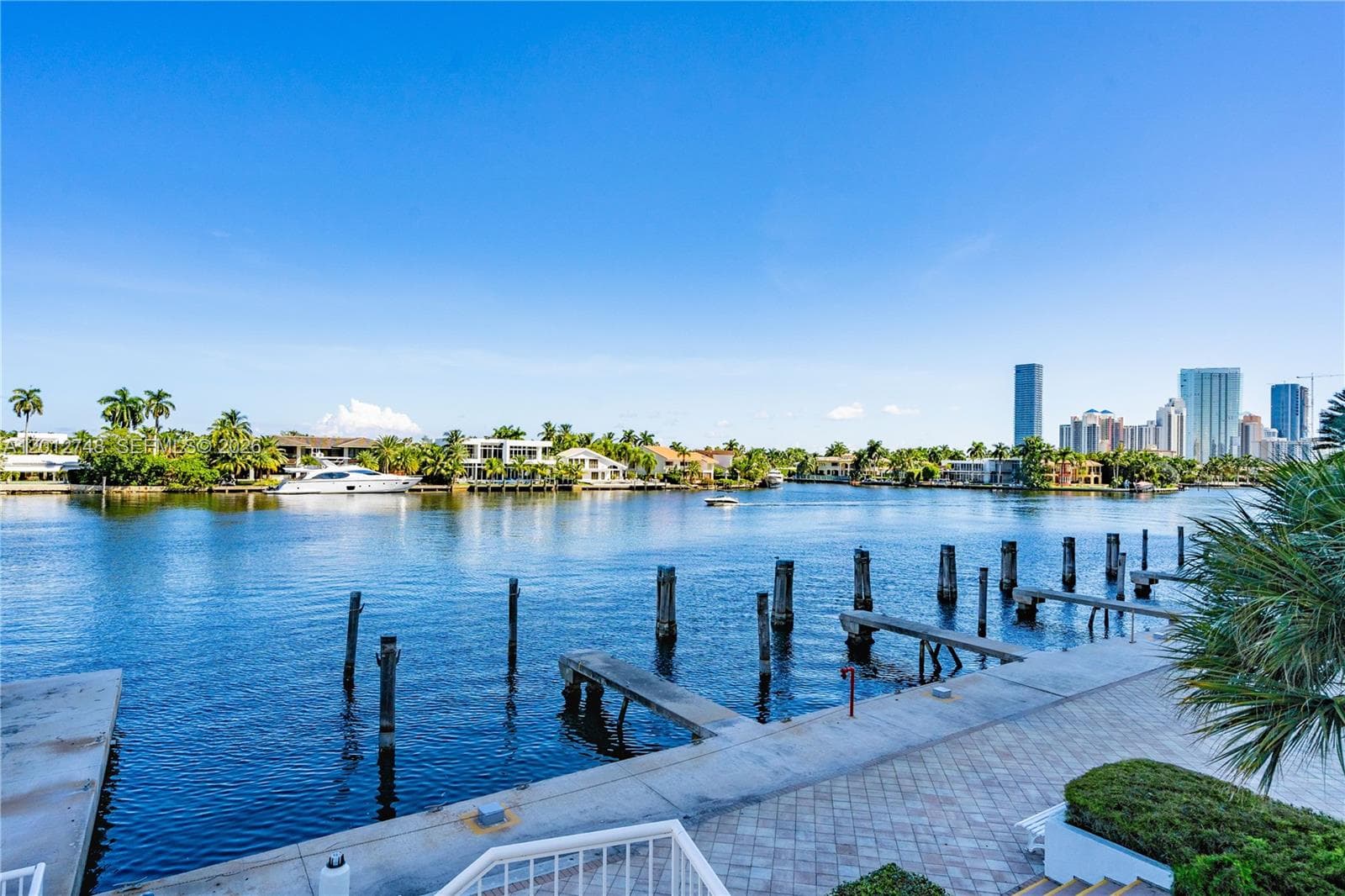 20281 E Country Club Dr, Aventura FL 33180 — 76