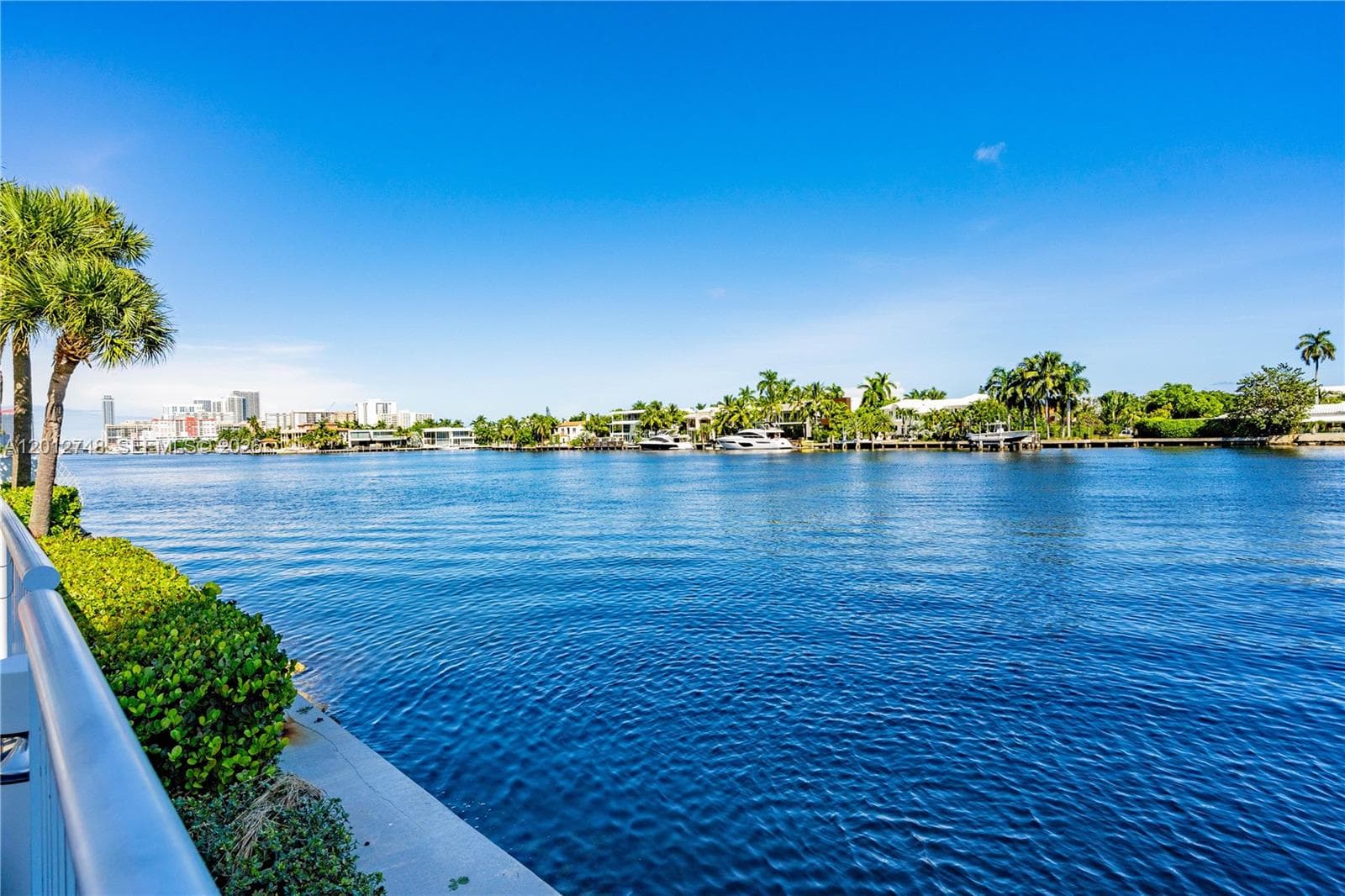20281 E Country Club Dr, Aventura FL 33180 — 75