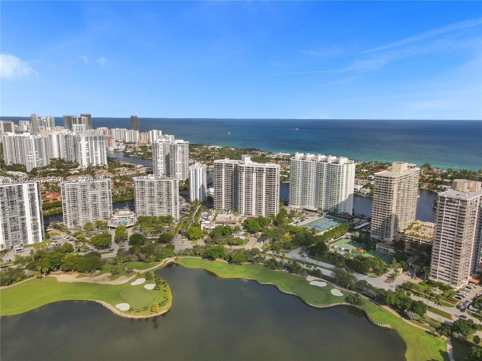 20281 E Country Club Dr, Aventura FL 33180 — 82