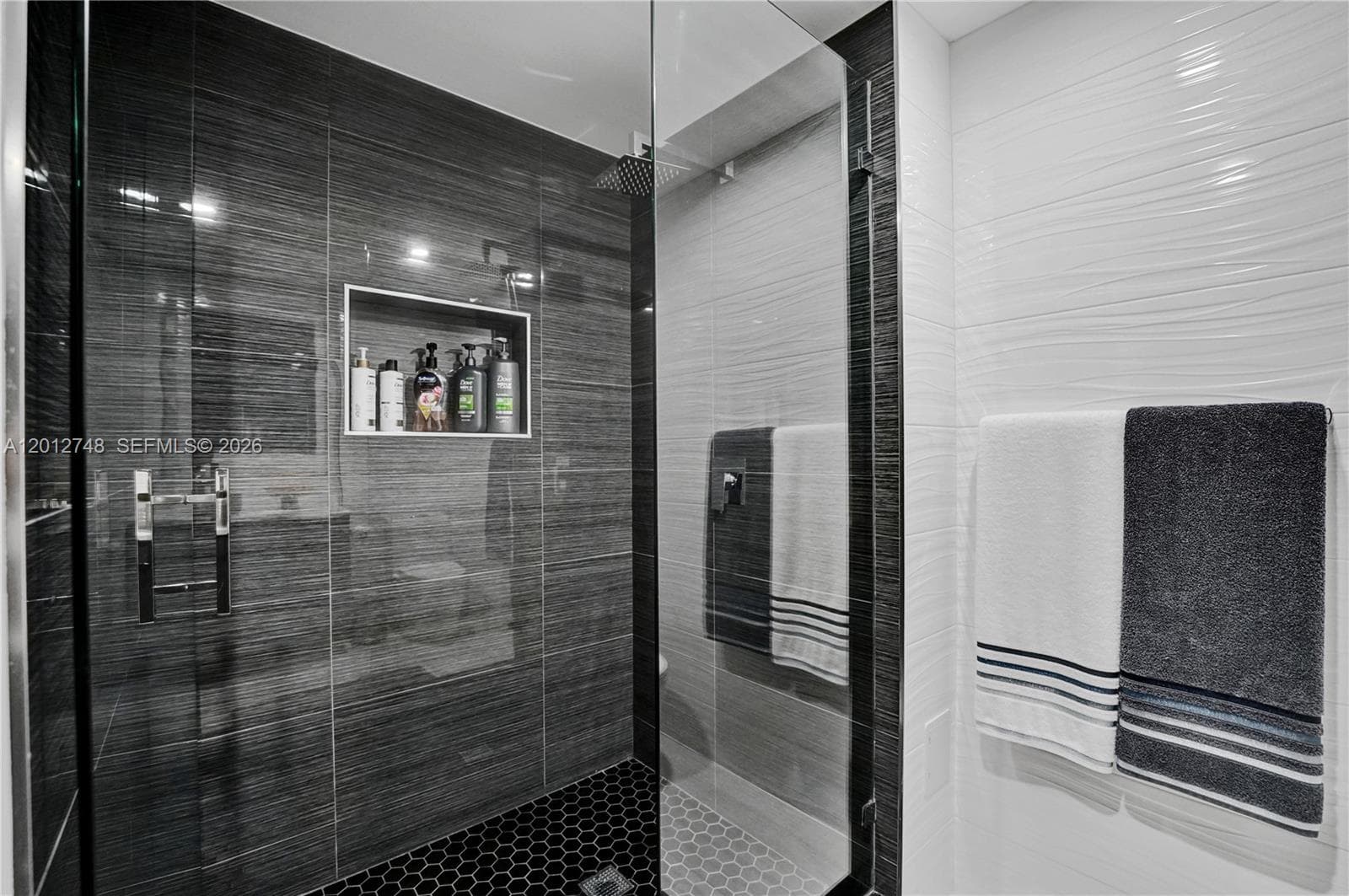 20281 E Country Club Dr, Aventura FL 33180 — 55