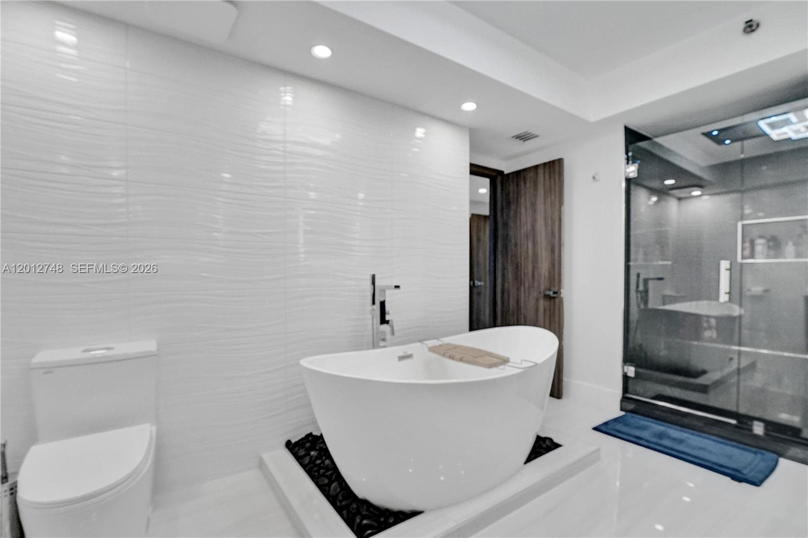 20281 E Country Club Dr, Aventura FL 33180 — 50