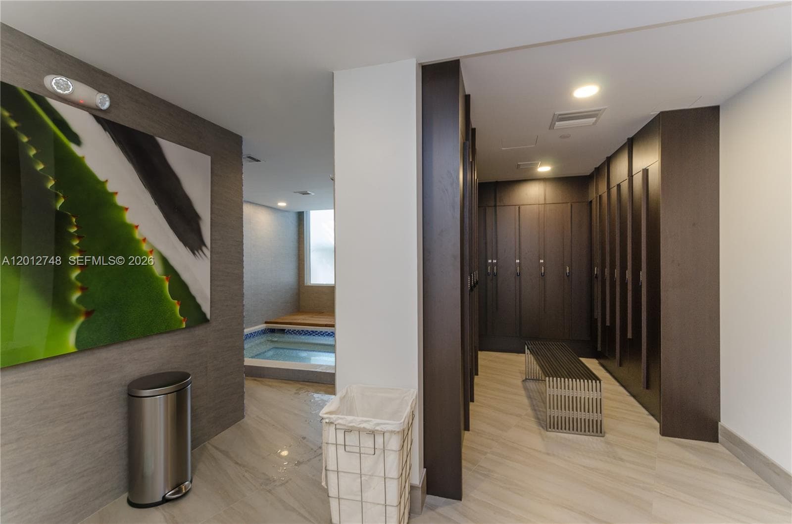 20281 E Country Club Dr, Aventura FL 33180 — 70