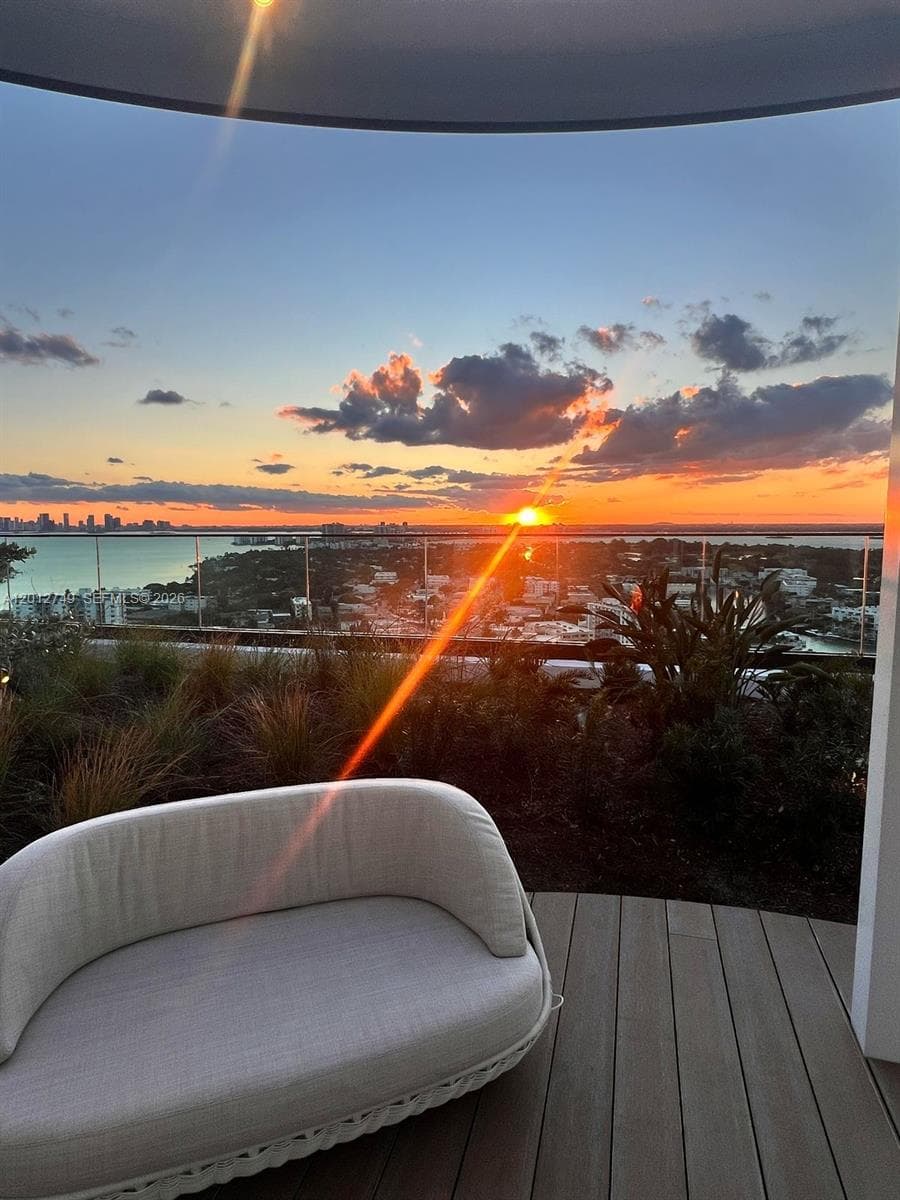 580 72nd St # 1111, Miami Beach FL 33141 — 9