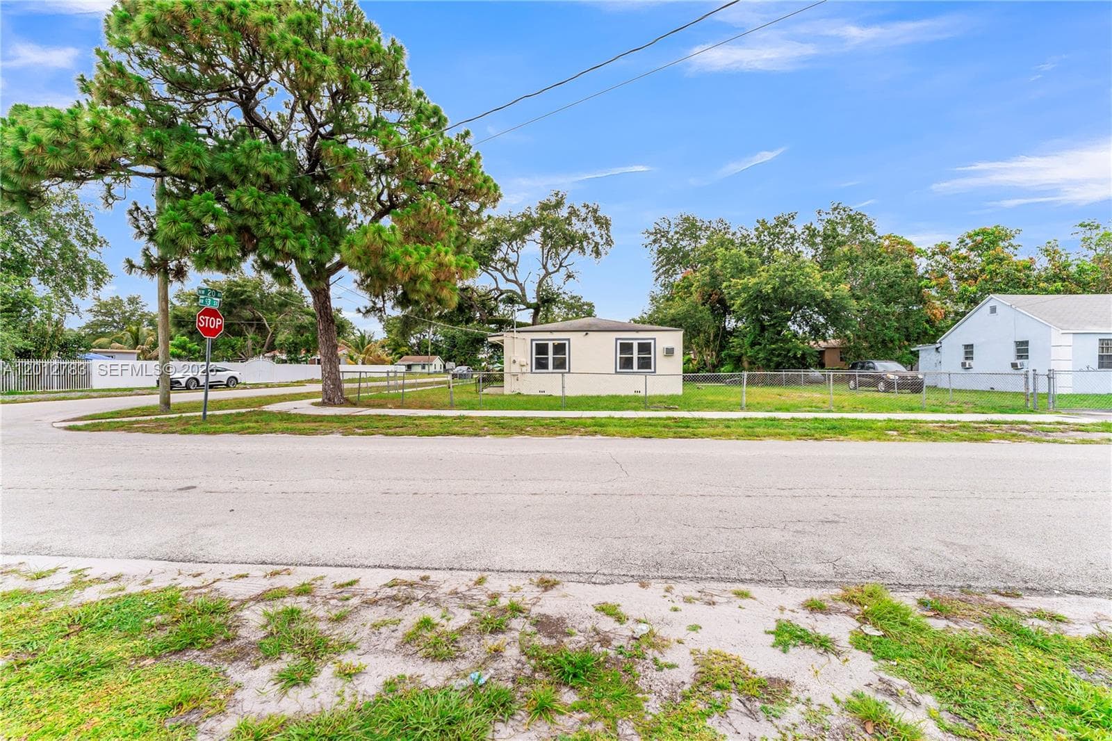 9301 NW 20th Ave, Miami FL 33147 — 27