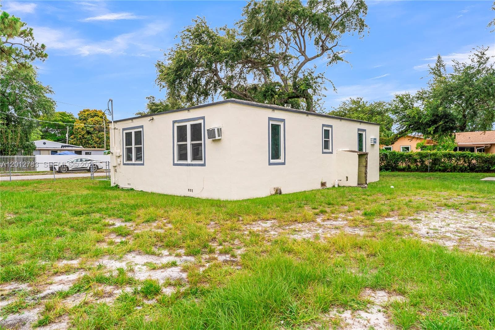 9301 NW 20th Ave, Miami FL 33147 — 30
