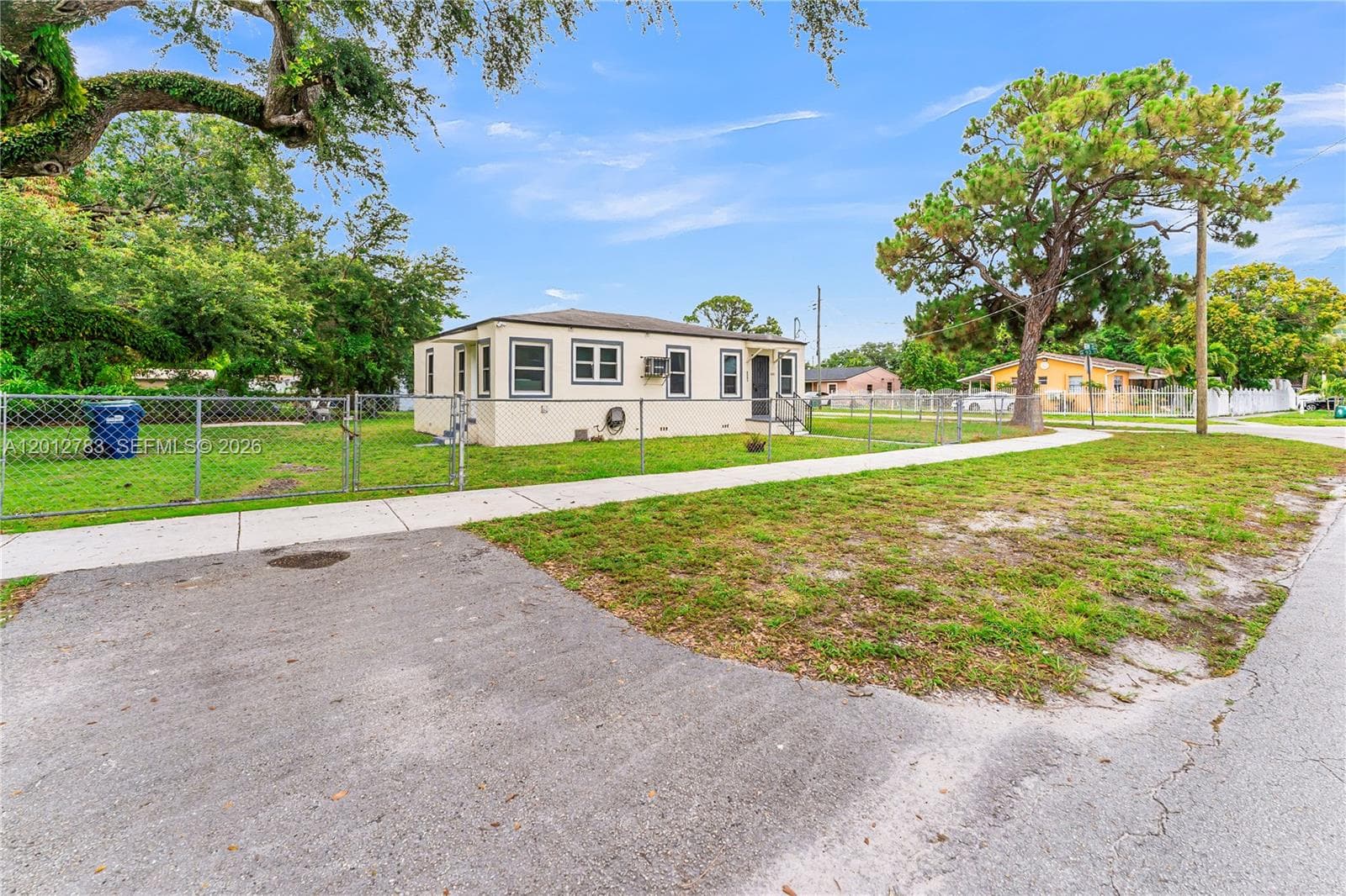 9301 NW 20th Ave, Miami FL 33147 — 31