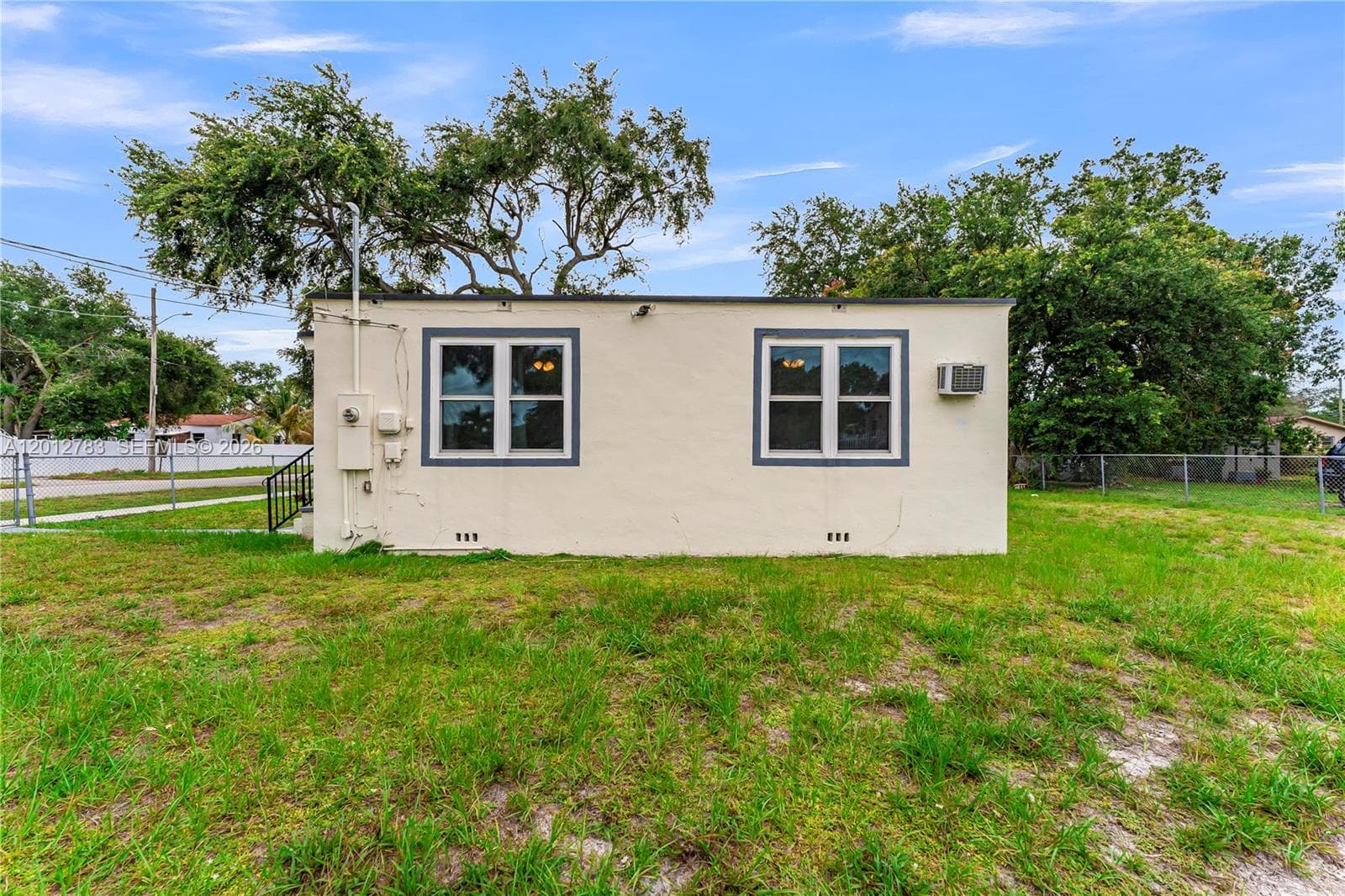 9301 NW 20th Ave, Miami FL 33147 — 25