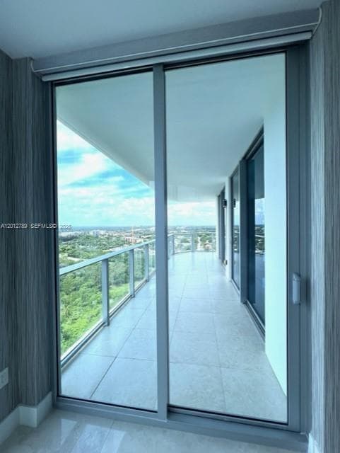 17111 Biscayne Blvd # 2102, North Miami Beach FL 33160 — 27