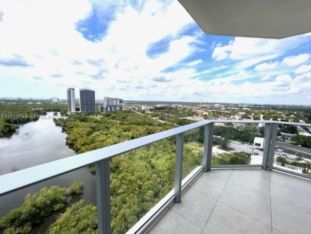 17111 Biscayne Blvd # 2102, North Miami Beach FL 33160 — 36