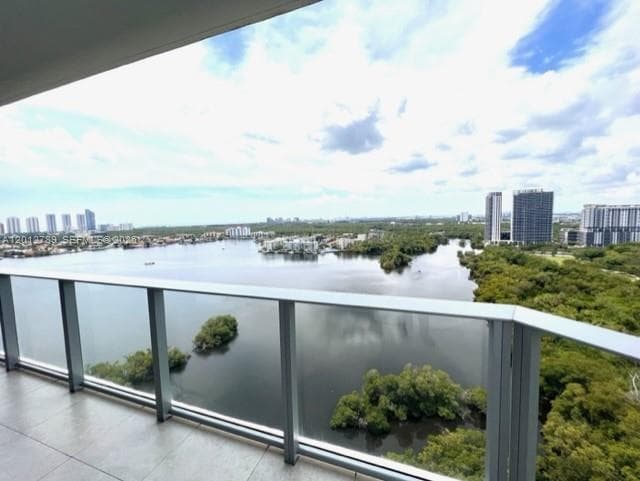 17111 Biscayne Blvd # 2102, North Miami Beach FL 33160 — 37