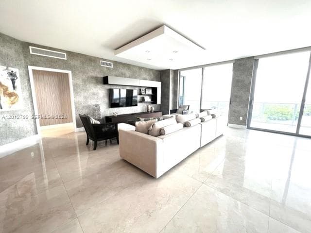 17111 Biscayne Blvd # 2102, North Miami Beach FL 33160 — 8