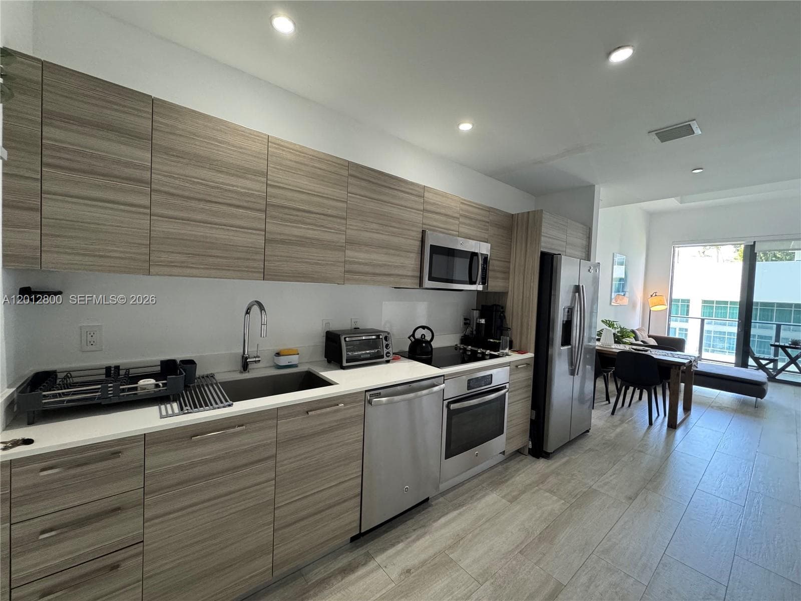 121 NE 34th St # L601, Miami FL 33137 — 3