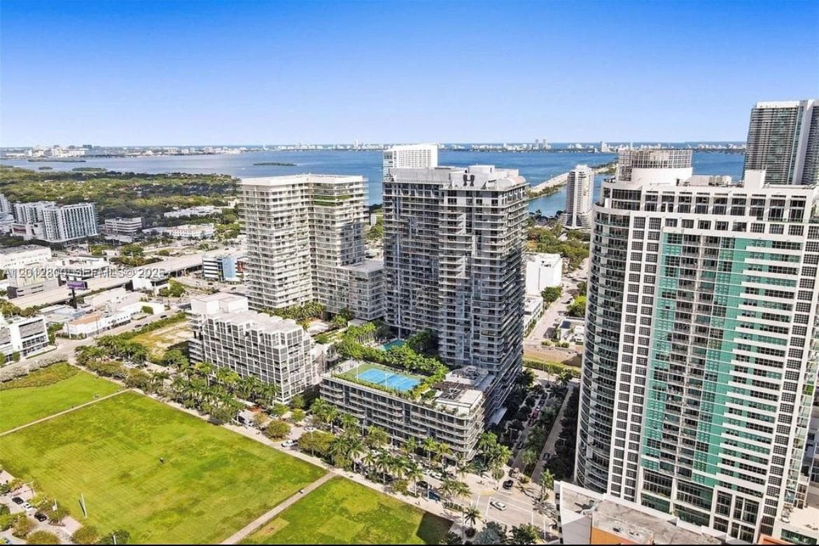 121 NE 34th St # L601, Miami FL 33137 — 31