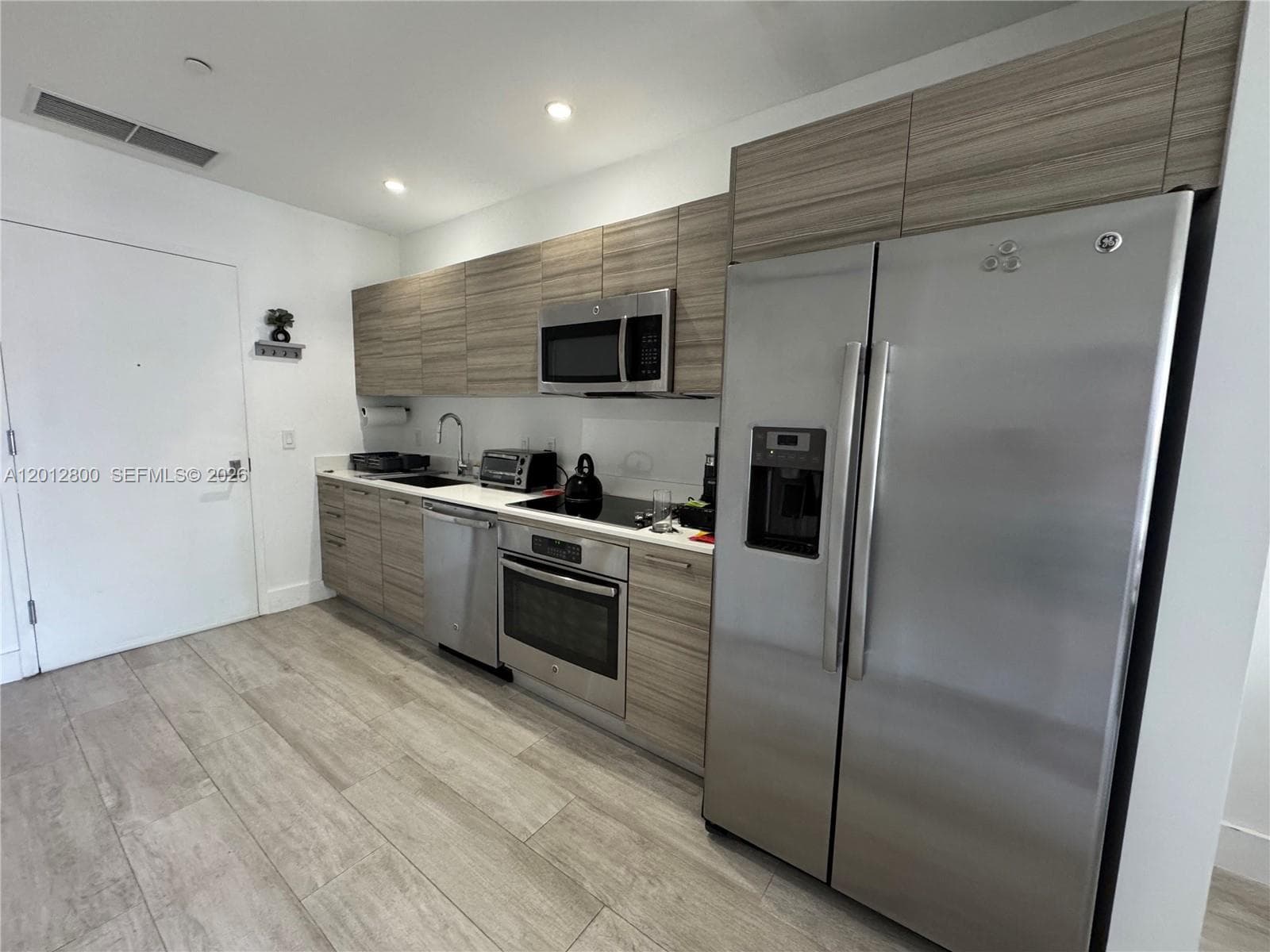 121 NE 34th St # L601, Miami FL 33137 — 4