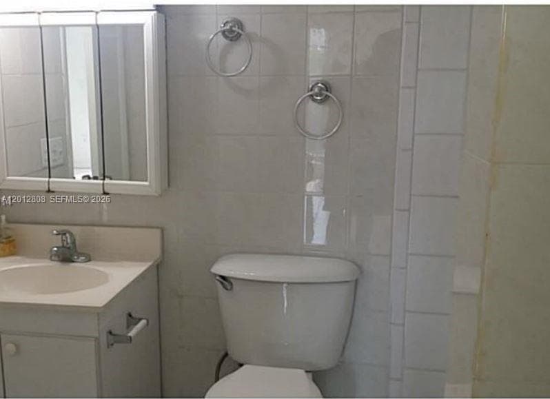 4805 NW 7th # 15, Miami FL 33126 — 3