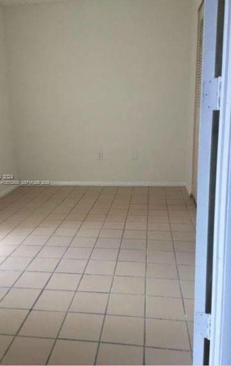 4805 NW 7th # 15, Miami FL 33126 — 5
