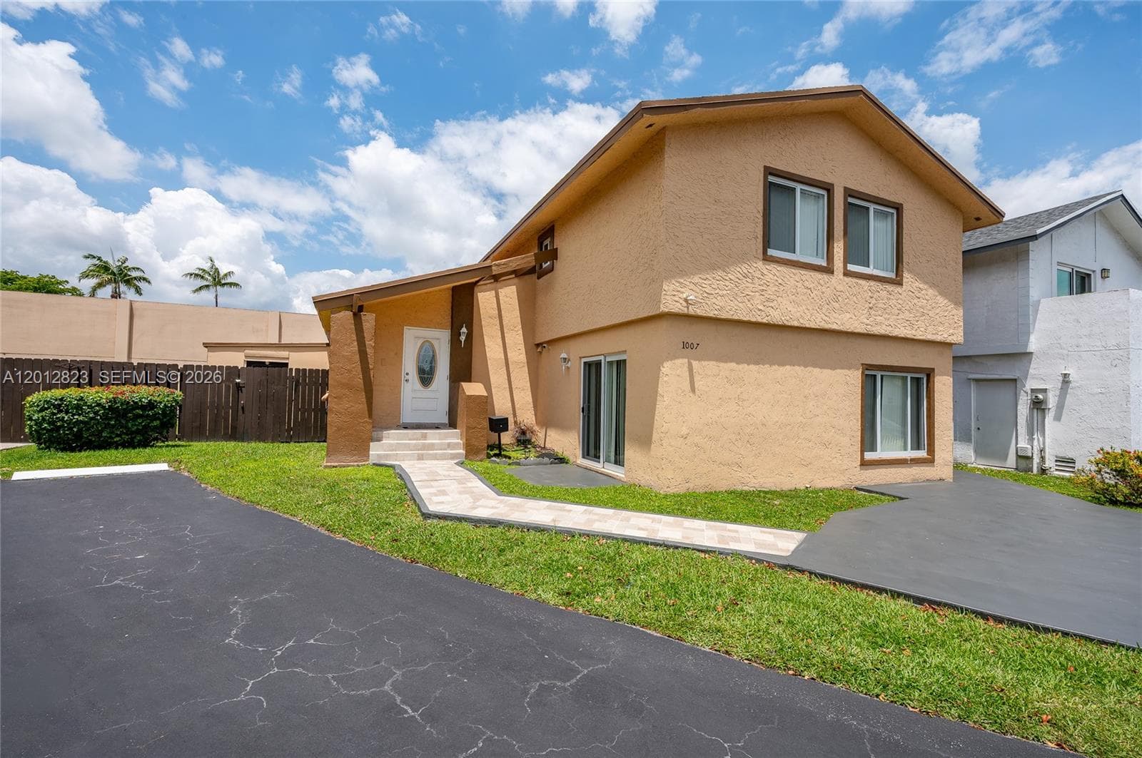 1007 NW 106th Ave Cir, Miami FL 33172 — 1