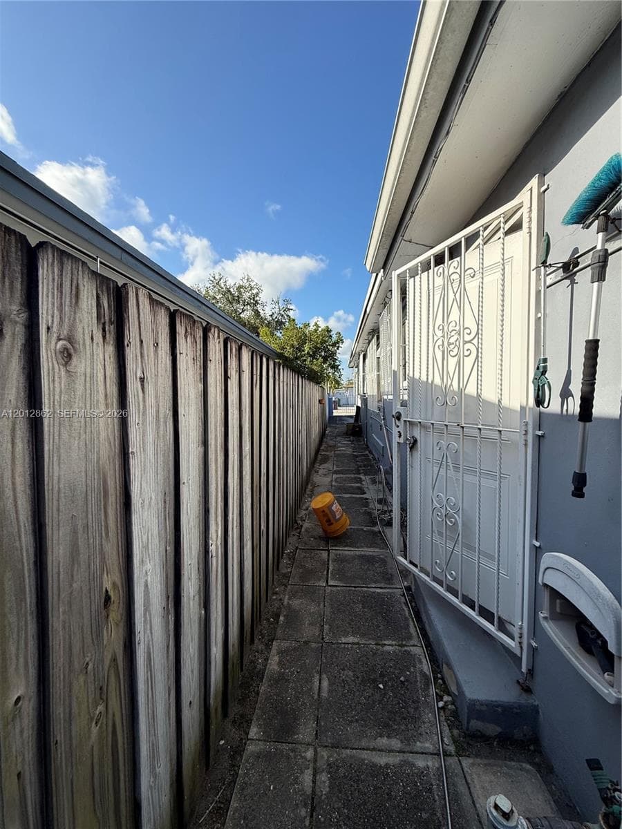399 W 12th St, Hialeah FL 33010 — 17