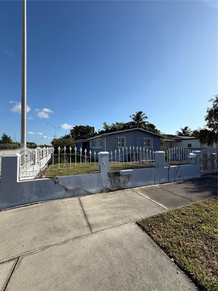 399 W 12th St, Hialeah FL 33010 — 22