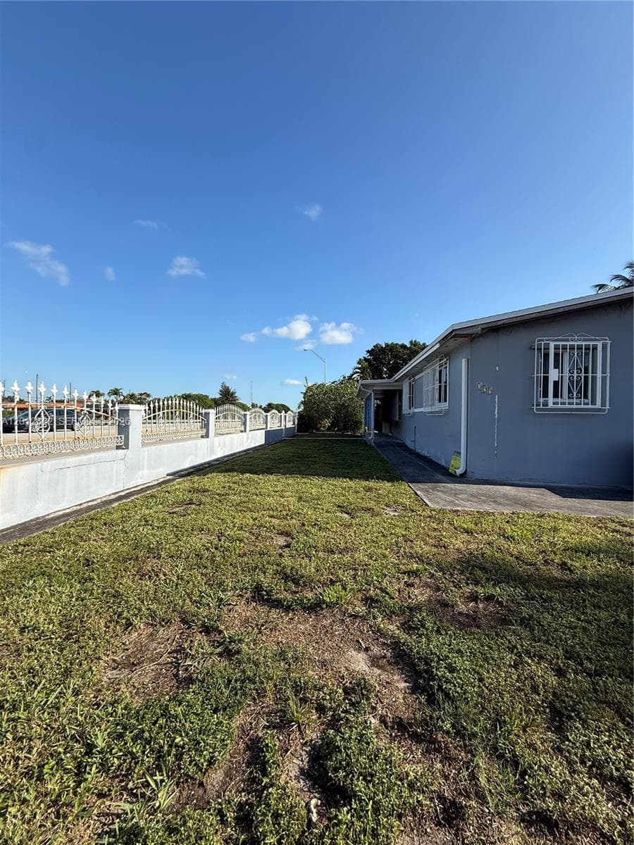 399 W 12th St, Hialeah FL 33010 — 25