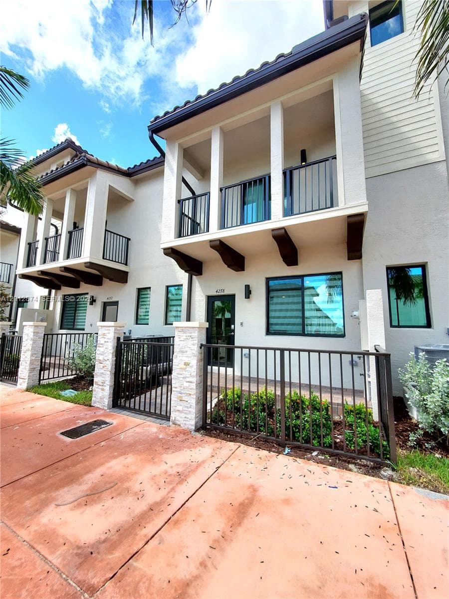 4278 NW 82nd Ave # 4278, Doral FL 33166 — 2