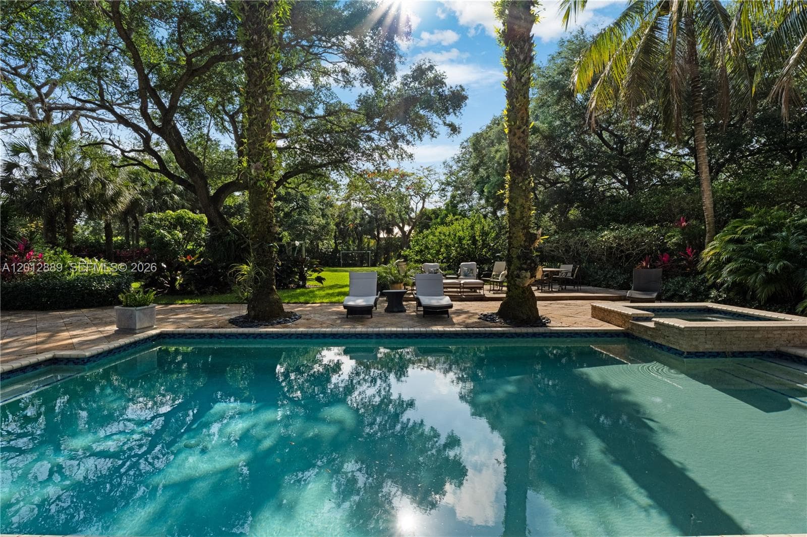 6801 SW 94th St, Pinecrest FL 33156 — 82