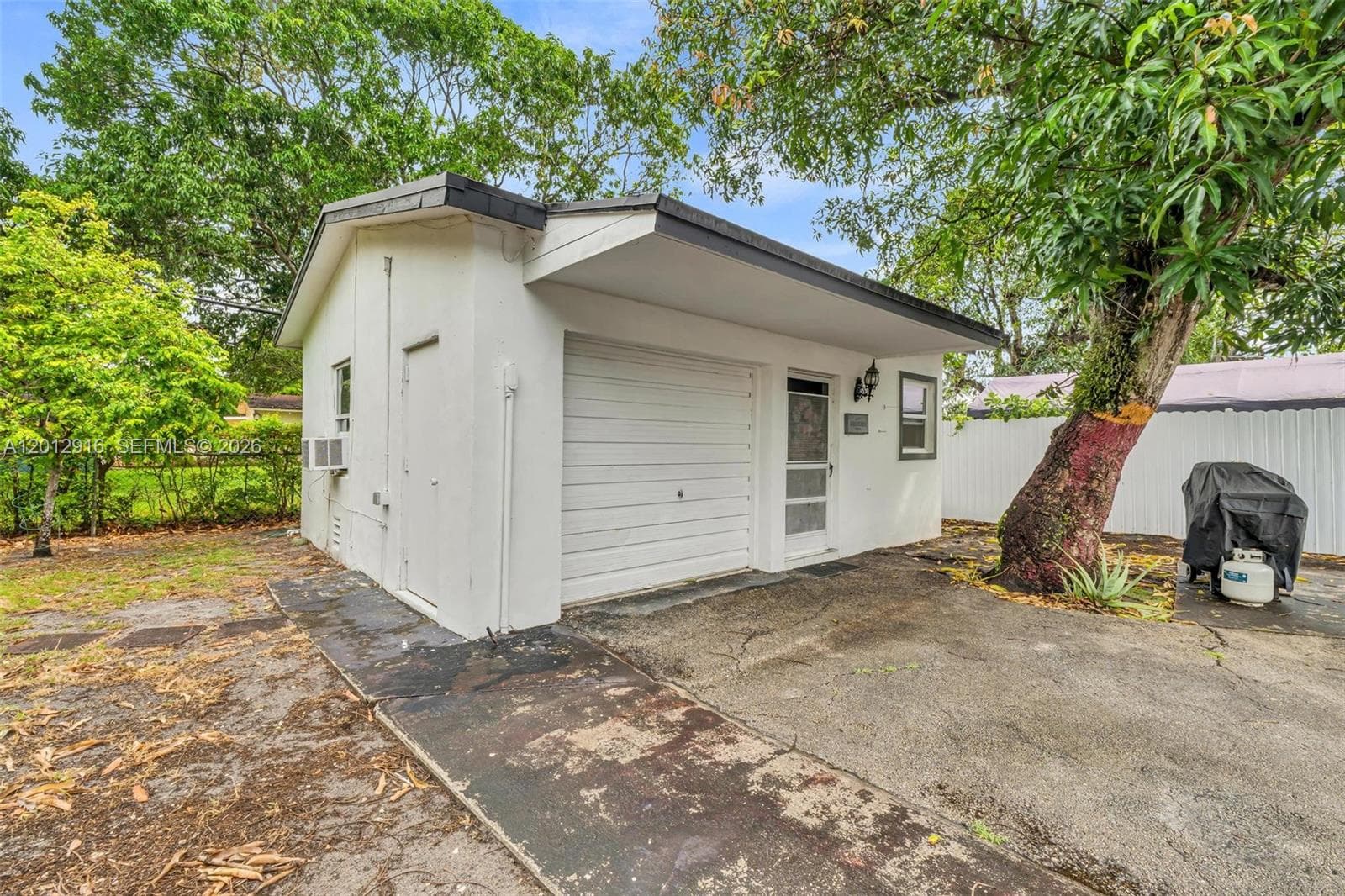 79 NW 143rd St, Miami FL 33168 — 35