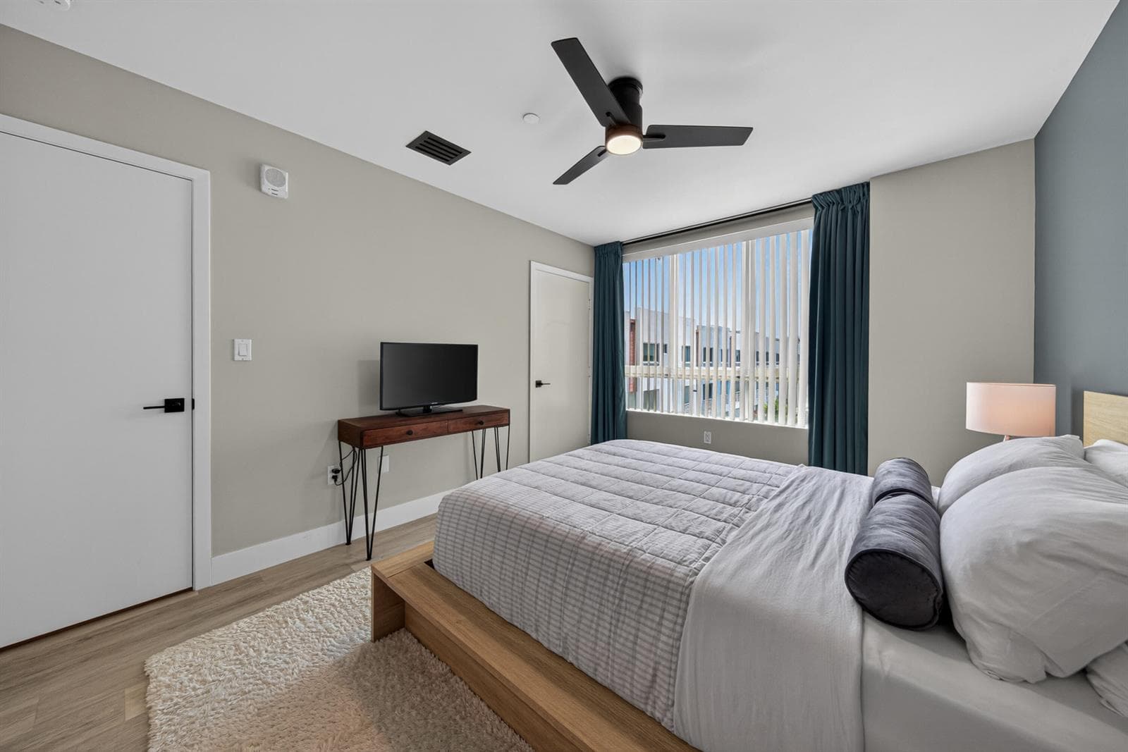 2535 NE 193rd Street # 3203, Miami FL 33180 — 34