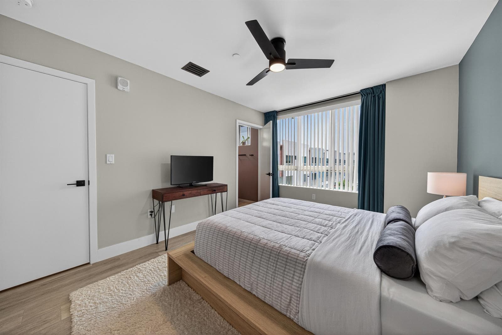 2535 NE 193rd Street # 3203, Miami FL 33180 — 37