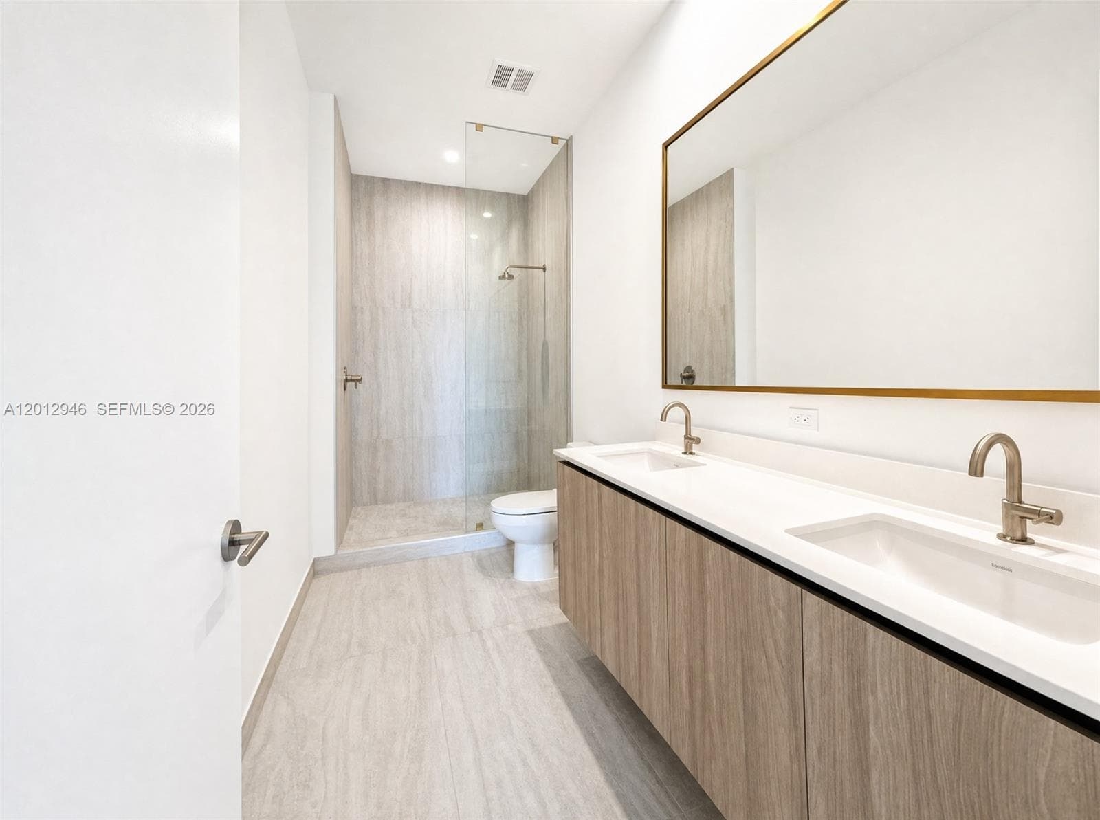 77 SE 5 ST, Miami FL 33131 — 9