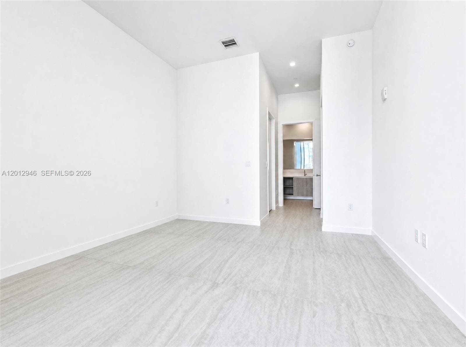 77 SE 5 ST, Miami FL 33131 — 15