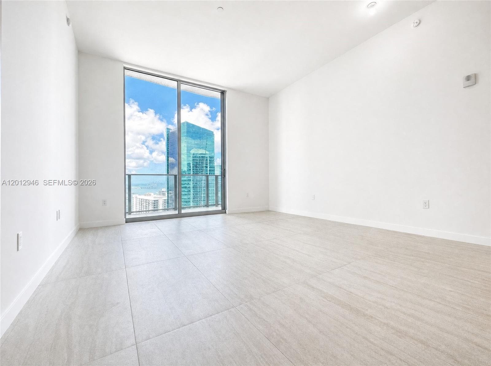 77 SE 5 ST, Miami FL 33131 — 4