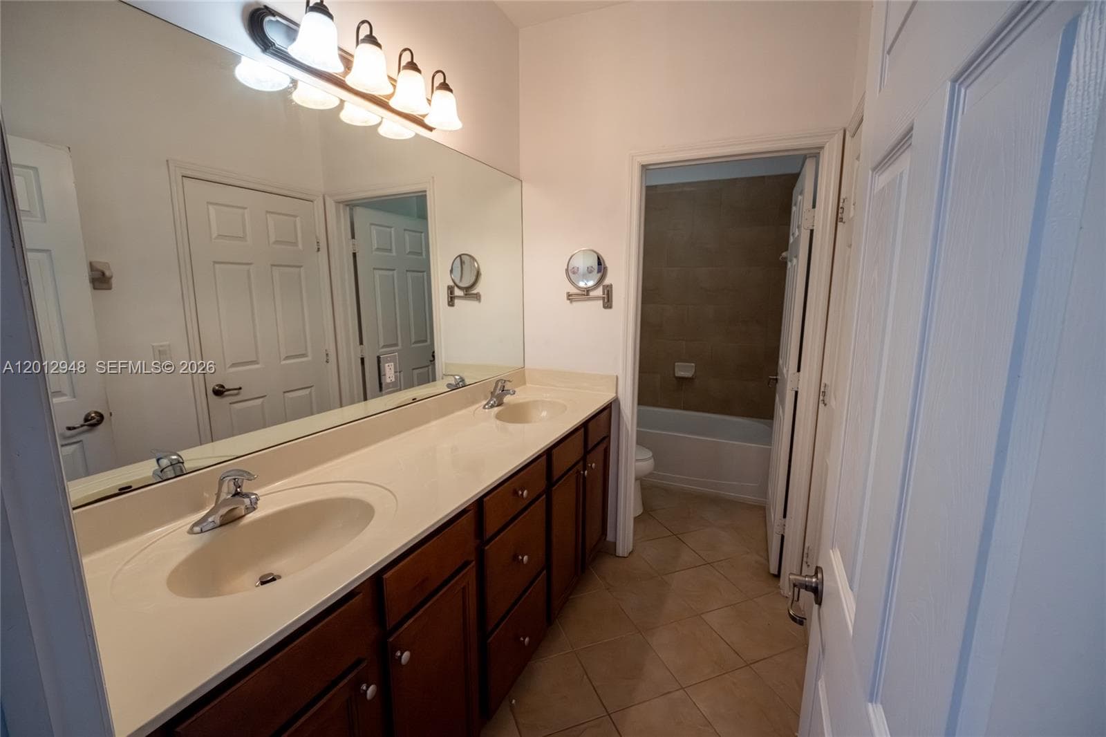 8821 W 34th Ct, Hialeah FL 33018 — 11