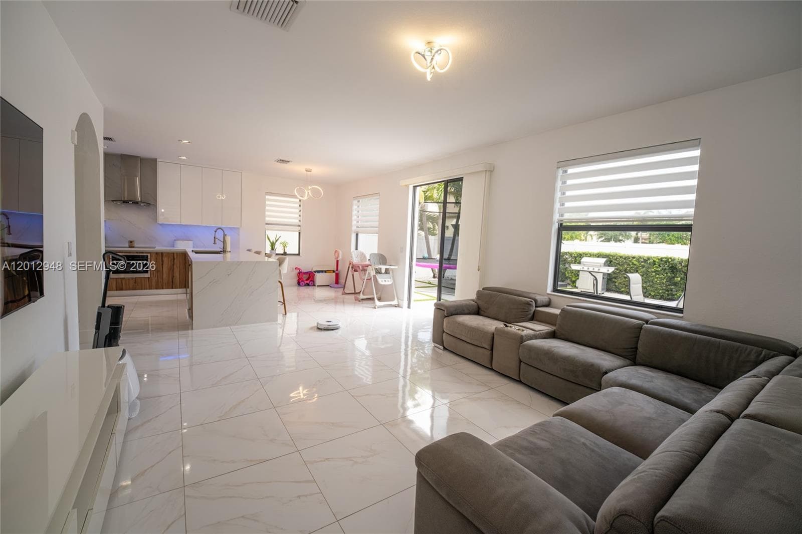 8821 W 34th Ct, Hialeah FL 33018 — 8