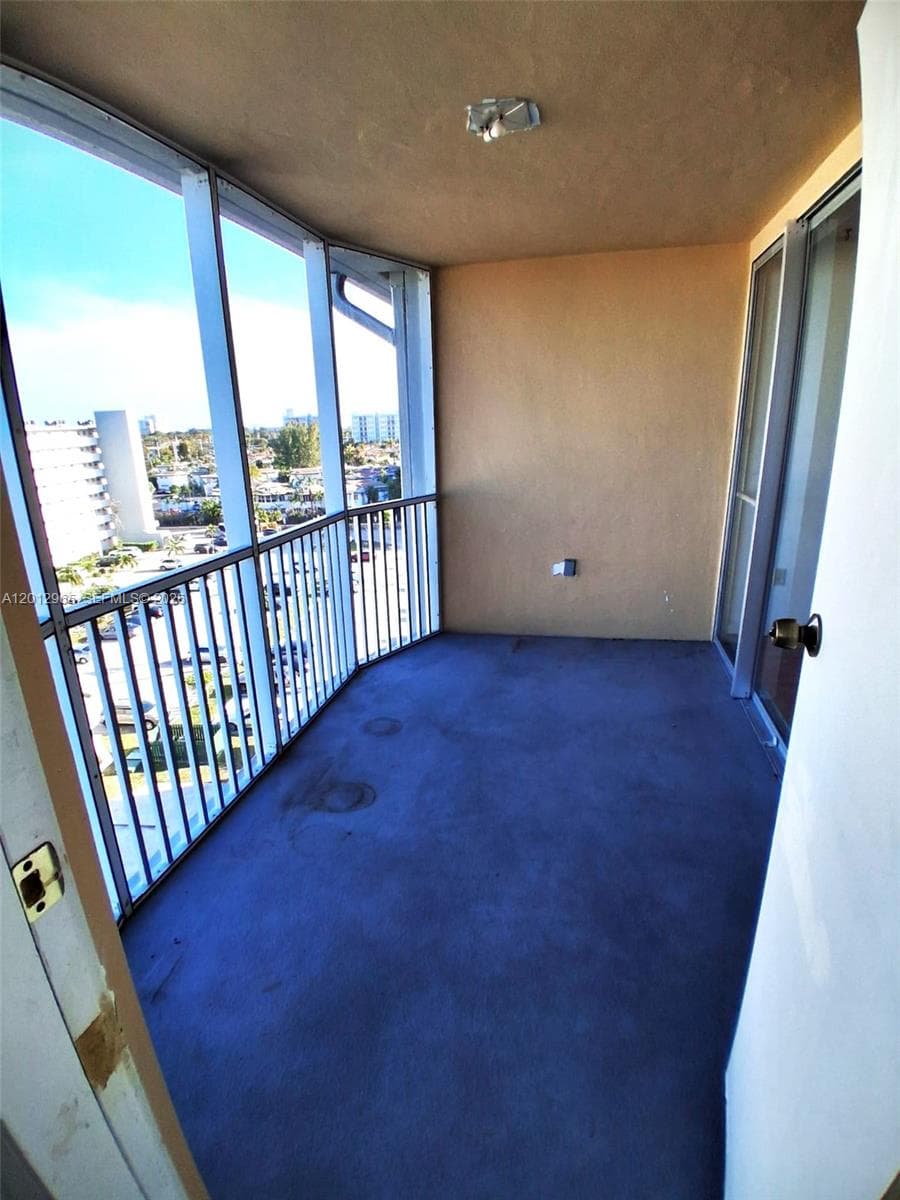 1770 NE 191st St # 1, Miami FL 33179 — 25