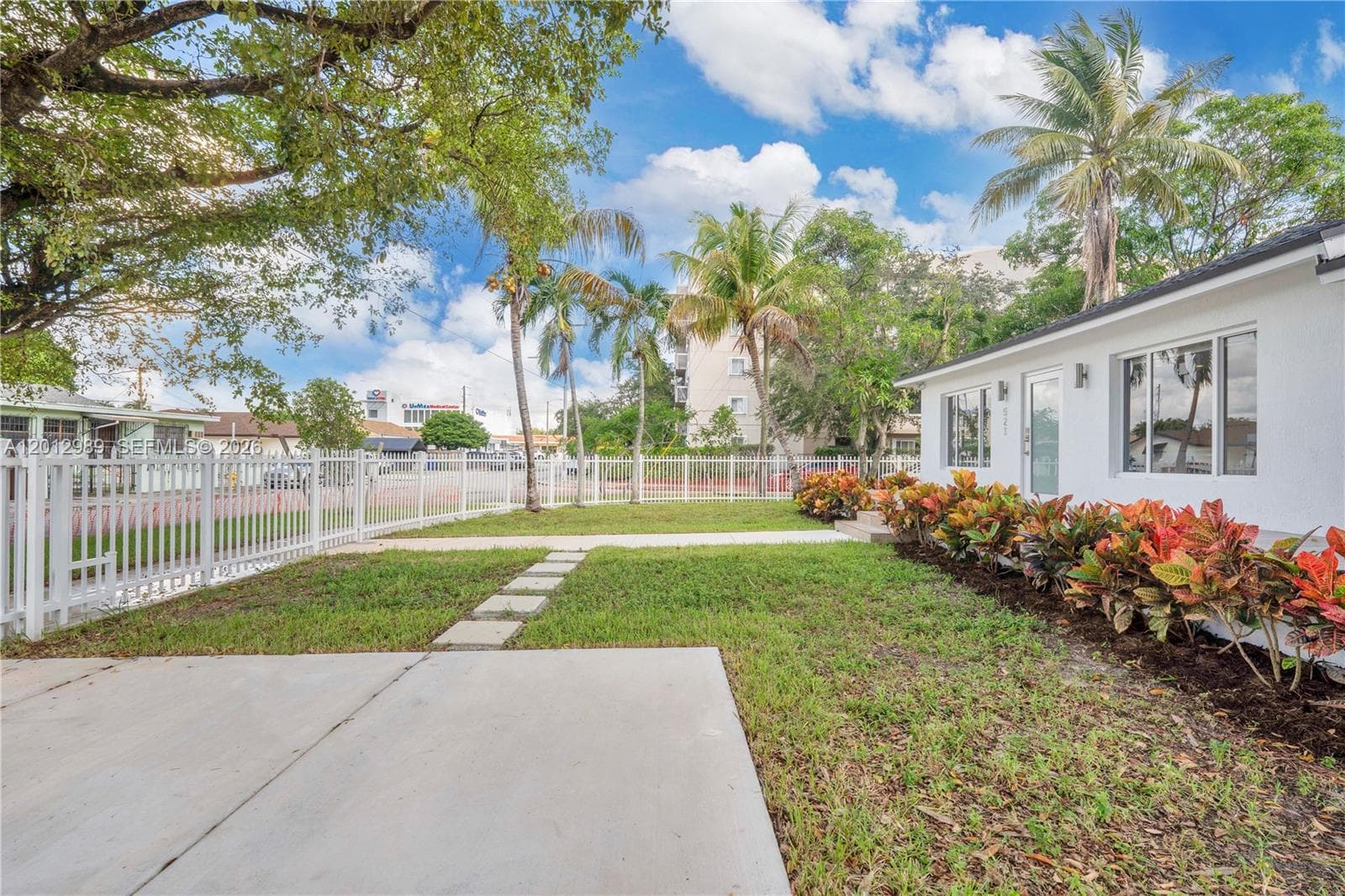 521 NW 33rd Ave, Miami FL 33125 — 2