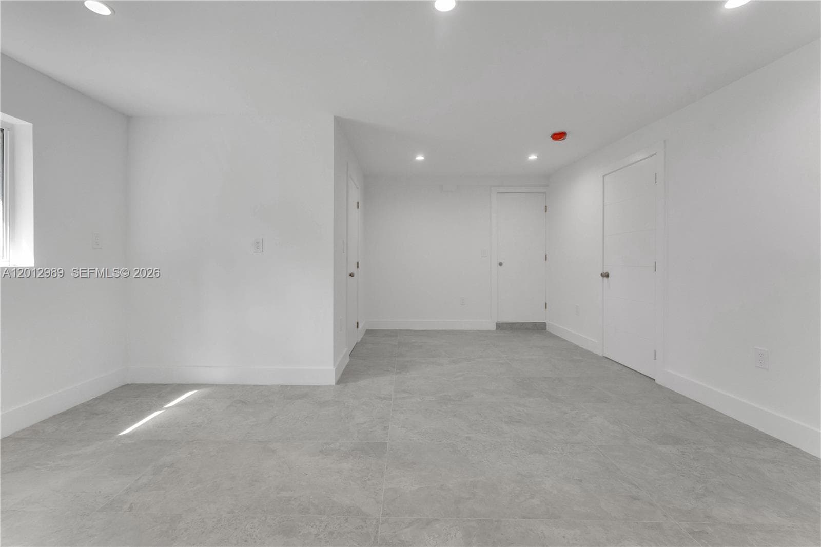 521 NW 33rd Ave, Miami FL 33125 — 16