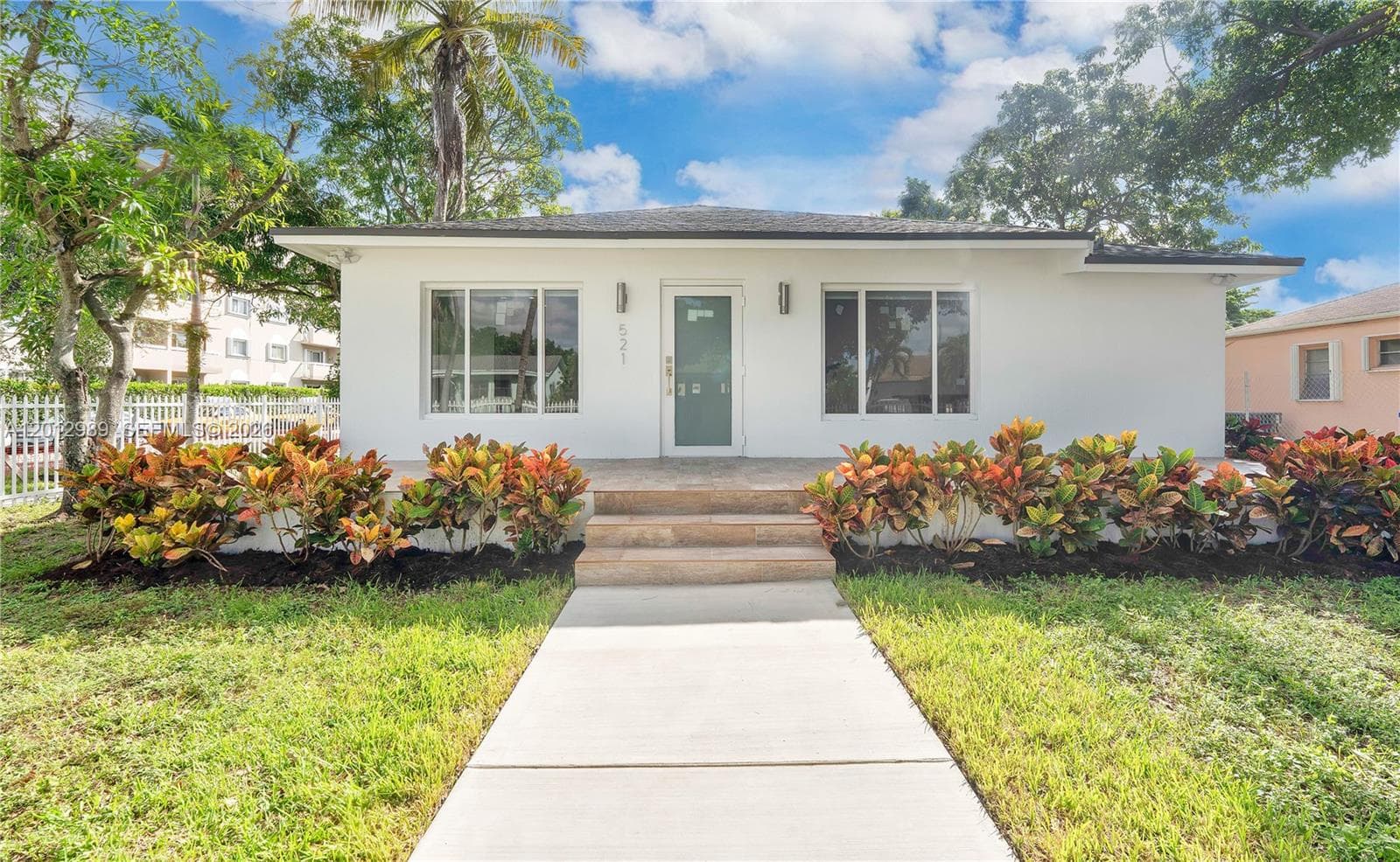 521 NW 33rd Ave, Miami FL 33125 — 3