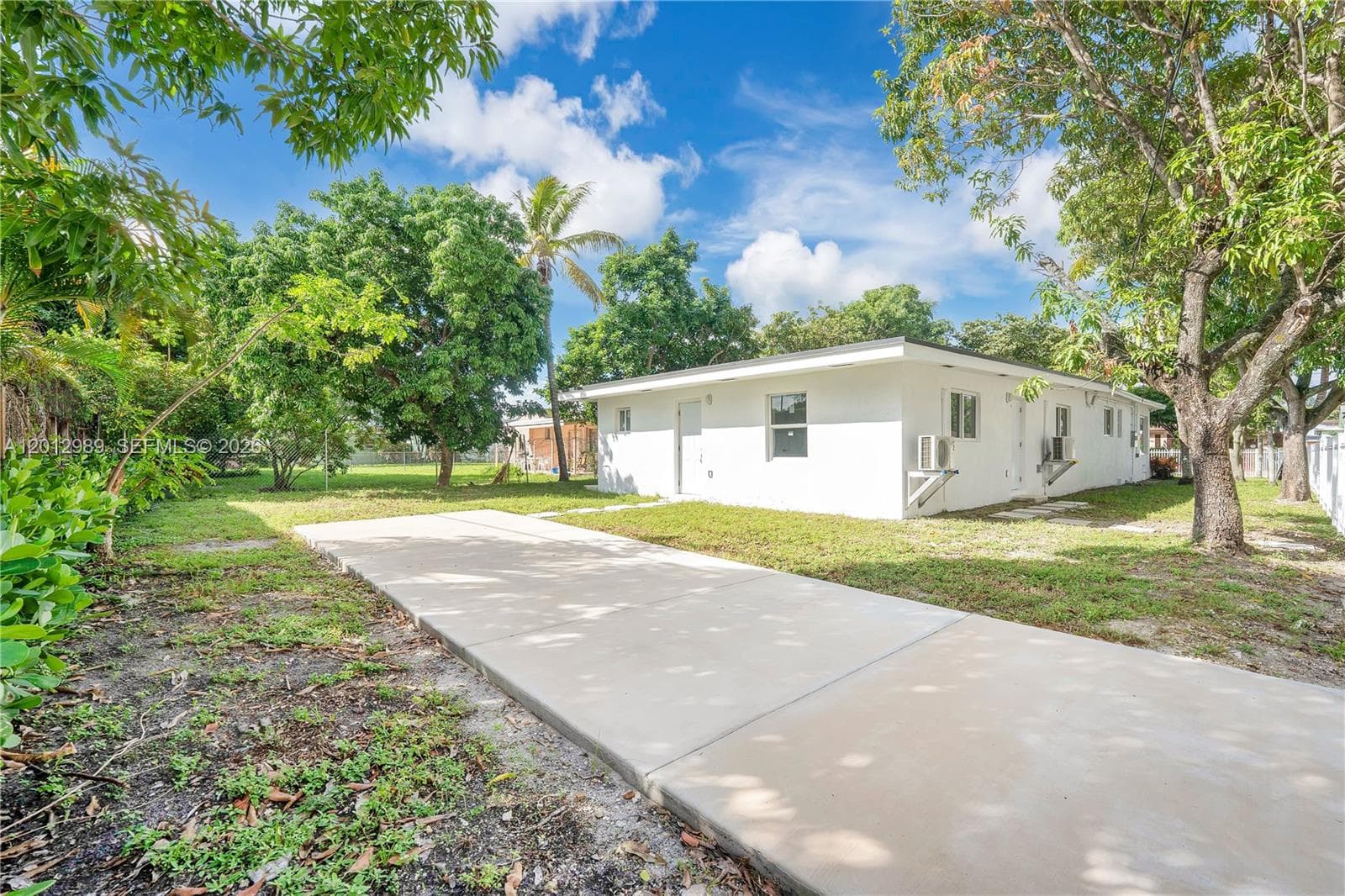 521 NW 33rd Ave, Miami FL 33125 — 29