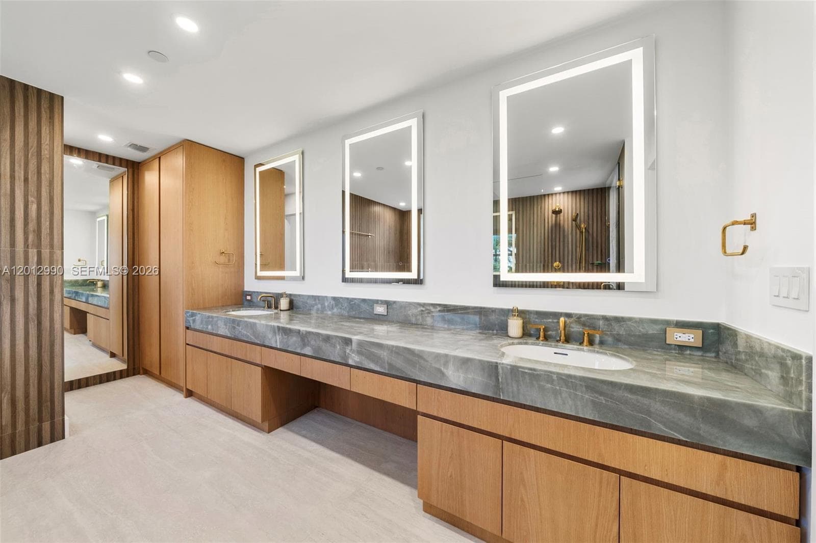 701 Crandon Blvd # 401, Key Biscayne FL 33149 — 22